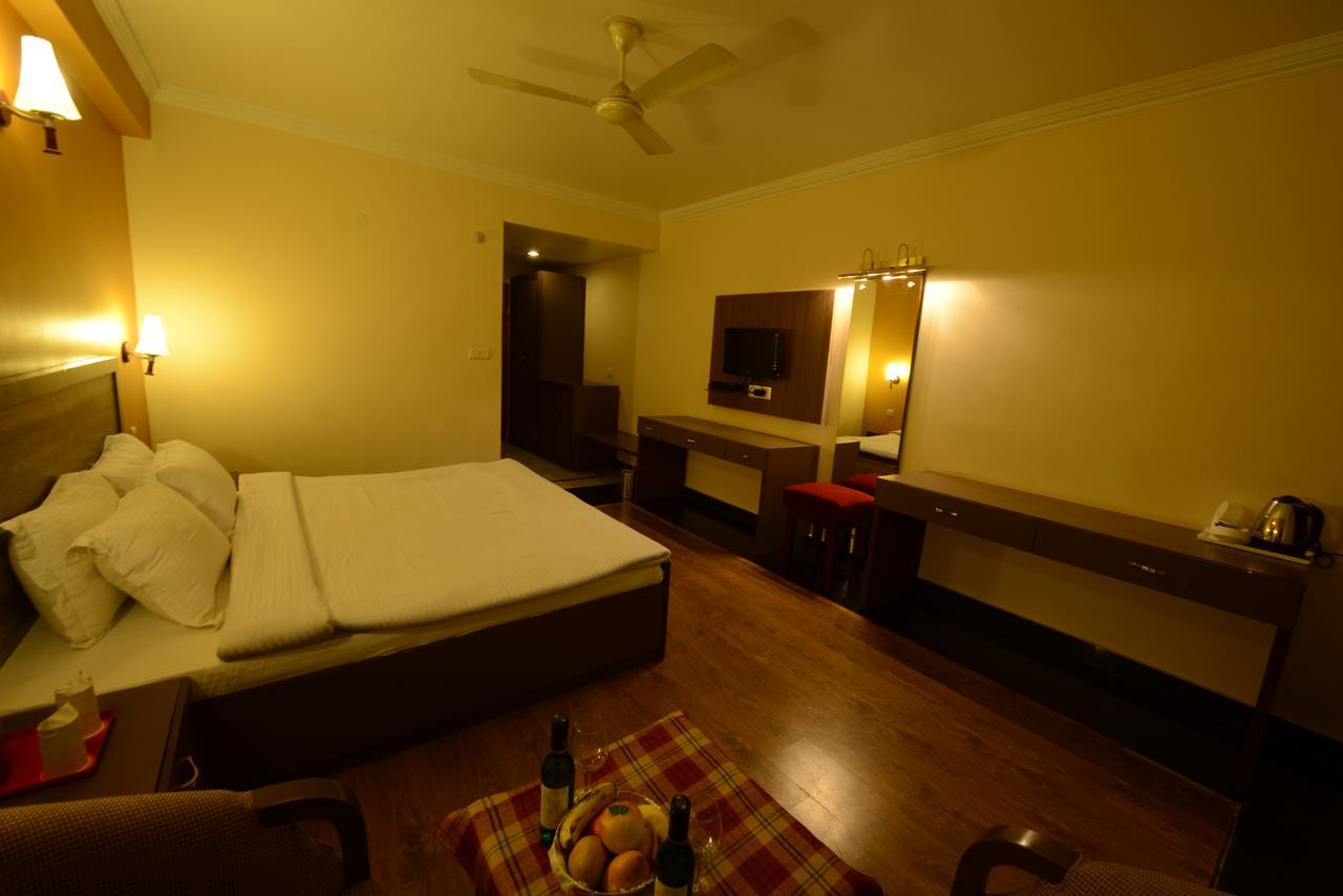 Hotel Park Paradise Manali Manāli Kültér fotó