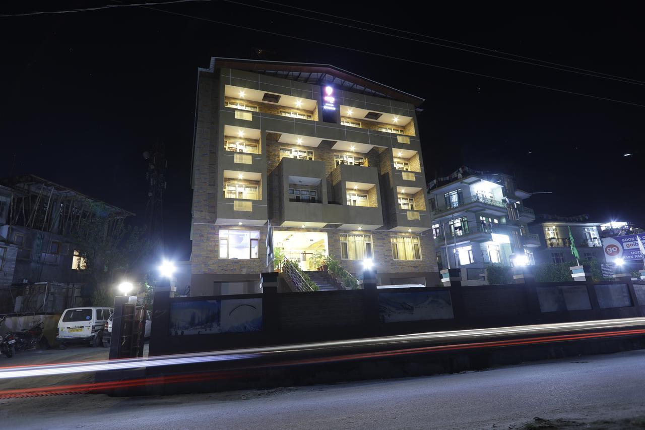Hotel Park Paradise Manali Manāli Kültér fotó