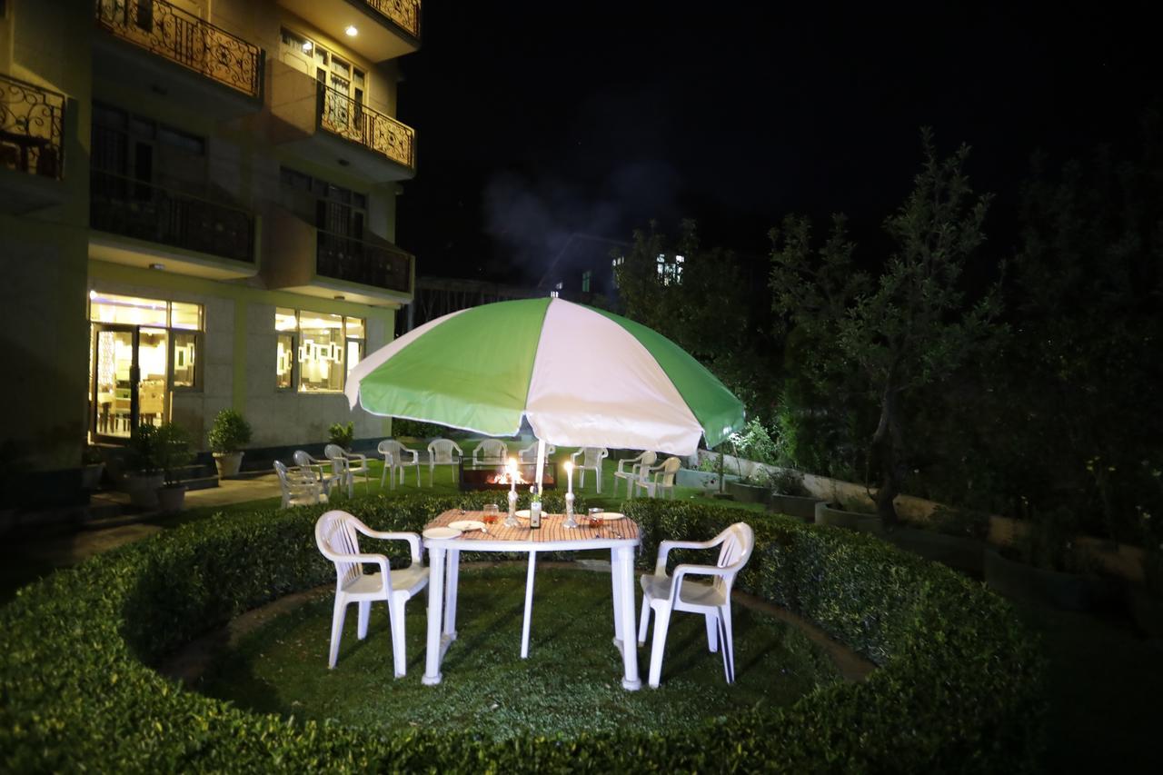 Hotel Park Paradise Manali Manāli Kültér fotó