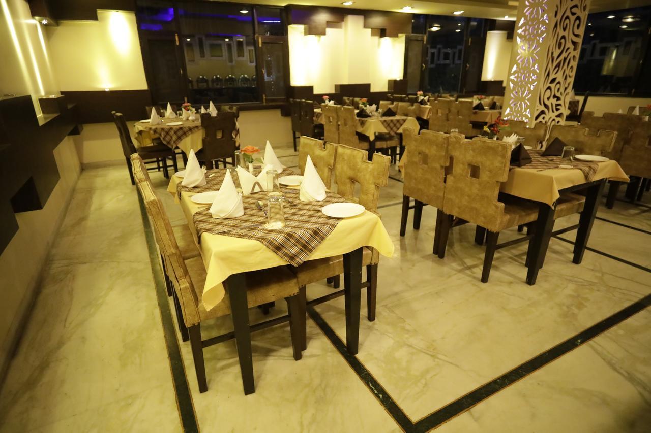 Hotel Park Paradise Manali Manāli Kültér fotó