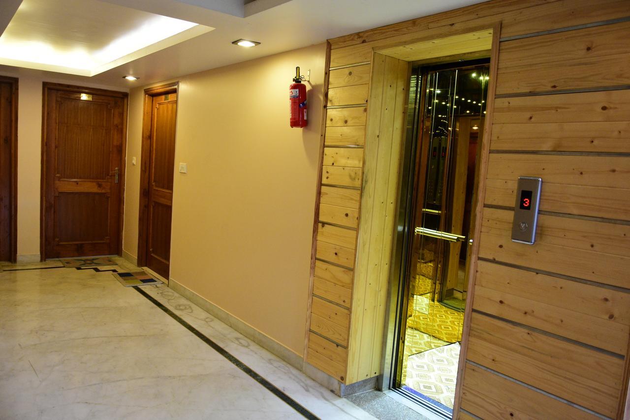Hotel Park Paradise Manali Manāli Kültér fotó